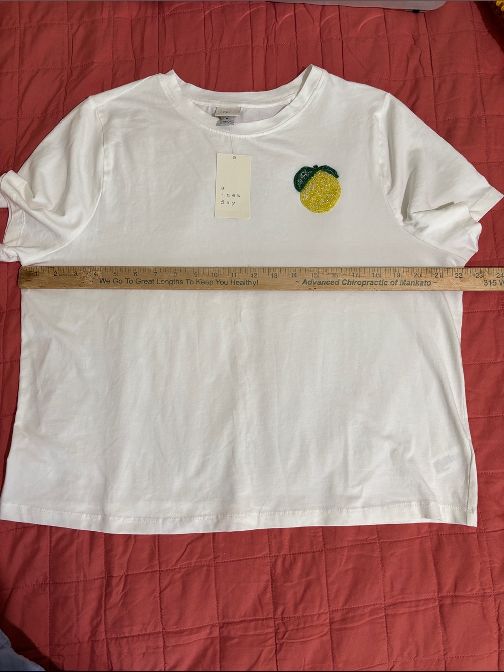 a new day White Tee with Yellow Lemon beaded graphic medium NWT cotton - Picture 9 of 10